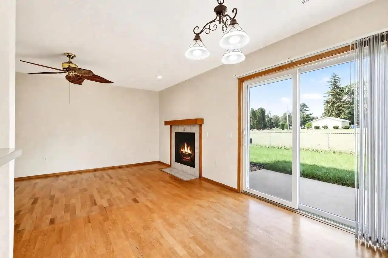 3rd image of 566 Enterprise Dr Dr, Verona, WI 53593 | MLS# 2030923
