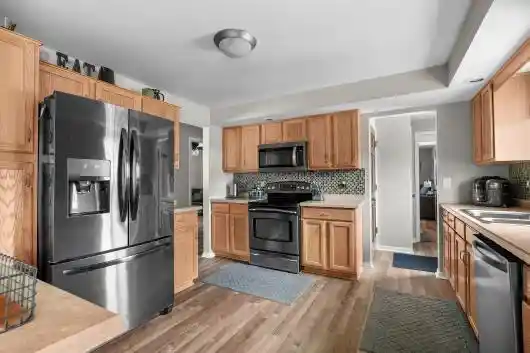 3rd image of 2015 Richmond Avenue Avenue, Manitowoc, WI 54220 | MLS# 1976991