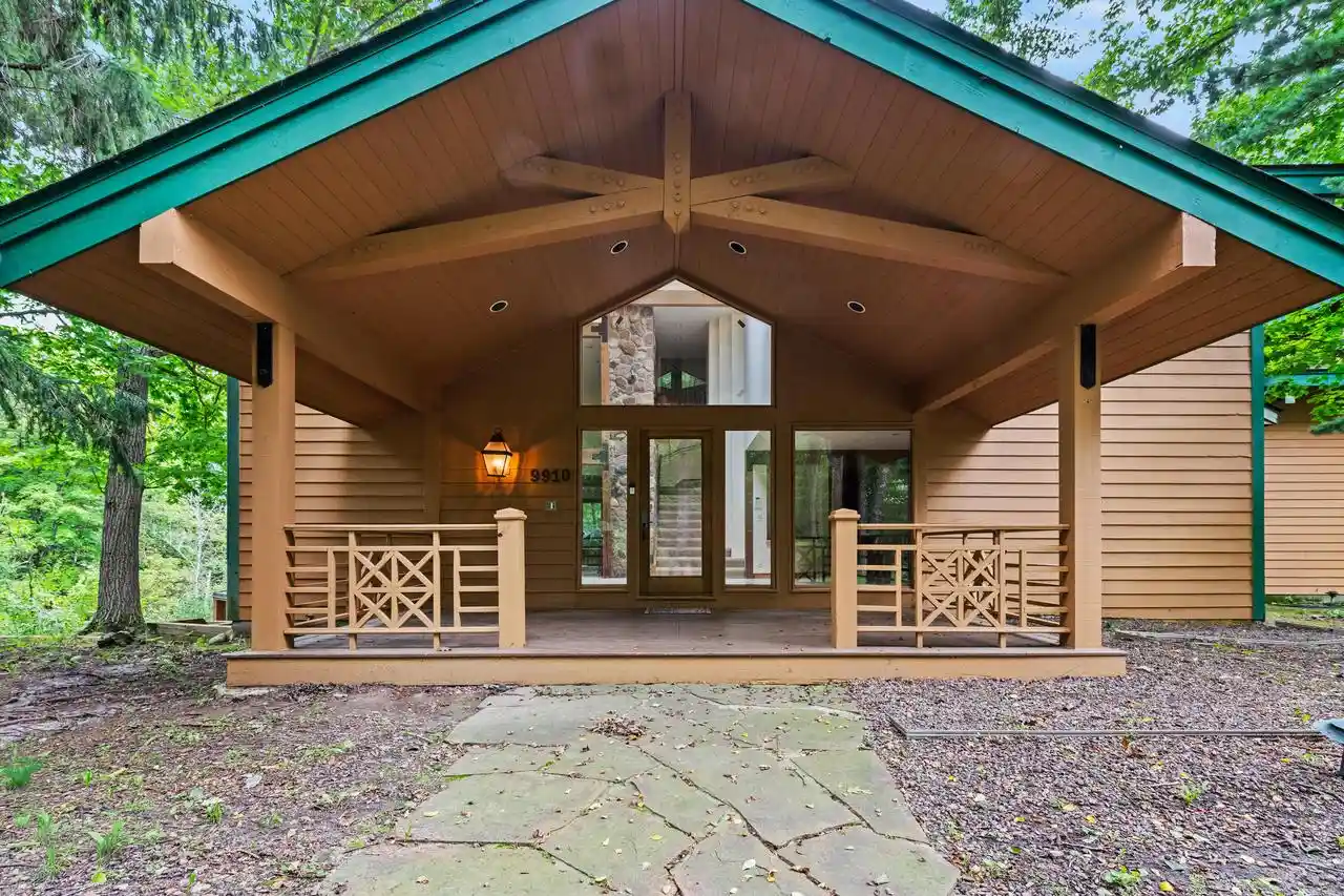 Photo 1 of Single family home for sale at 9910 N Corey Ln, Mequon, WI 53092 | MLS# 1977000 | Listing updated on 2026-09-17