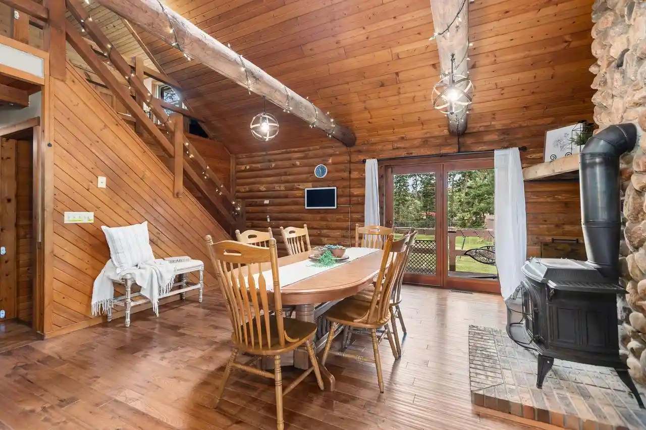 Photo 2 of Single family home for sale at 1712 E Edgewood Dr Dr, Appleton, WI 54913 | MLS# 50331295 | Listing updated on 2026-09-14