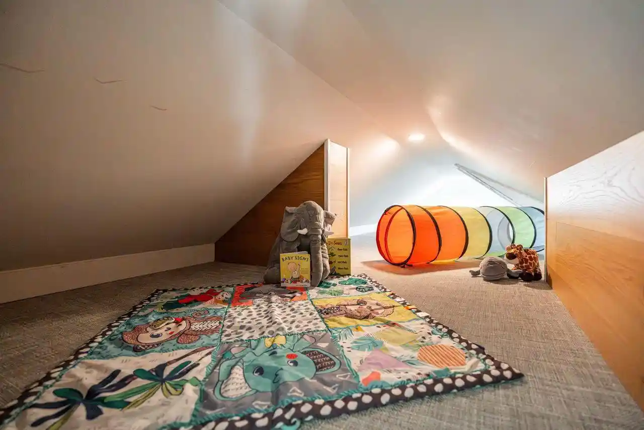 Photo 3 of Single family home for sale at 2556 N Fratney Street Street, Milwaukee, WI 53212 | MLS# 1977011 | Listing updated on 2026-08-29