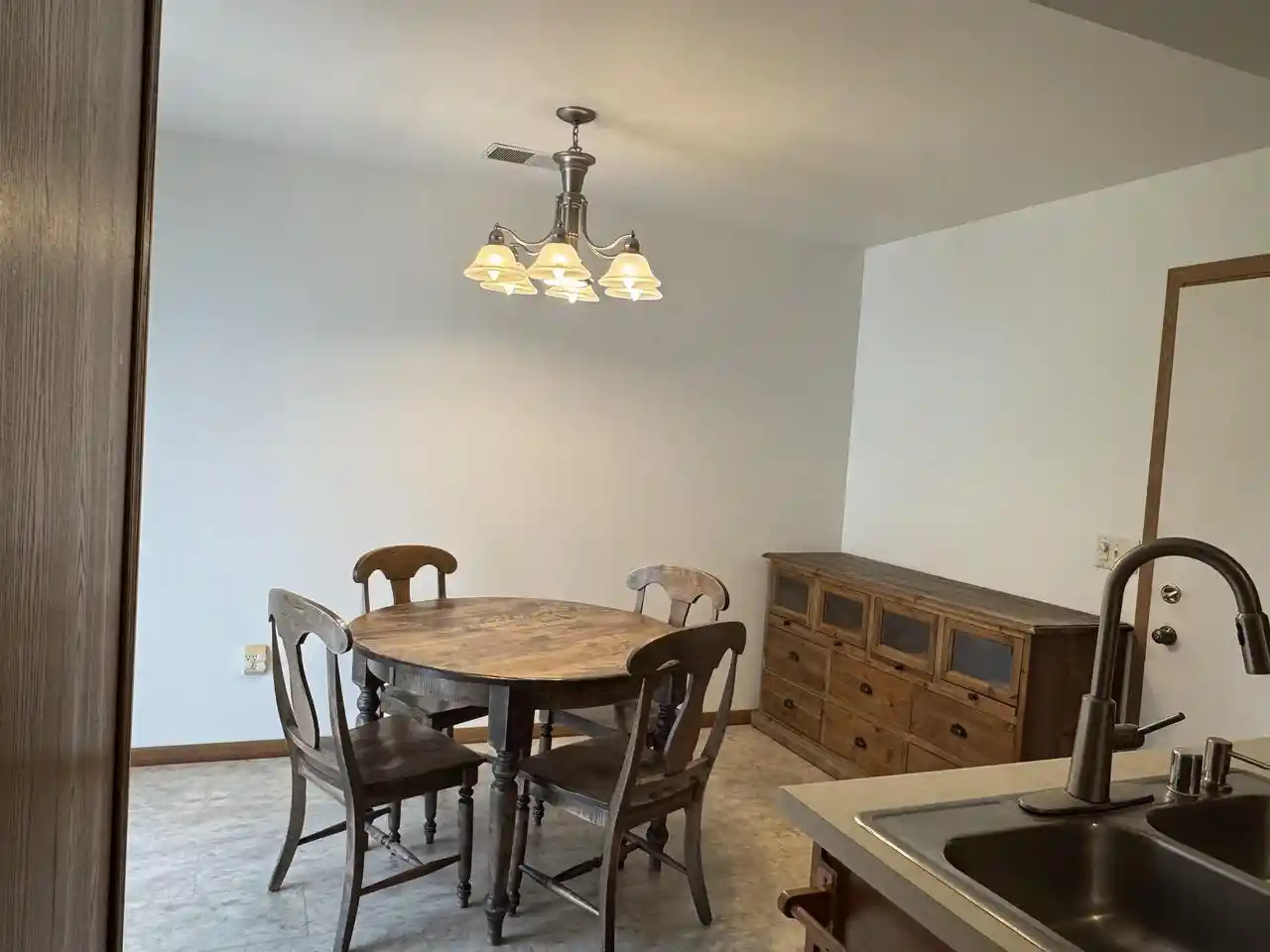 5th image of 569 E Slifer Street Street #2, Portage, WI 53901 | MLS# 2030930