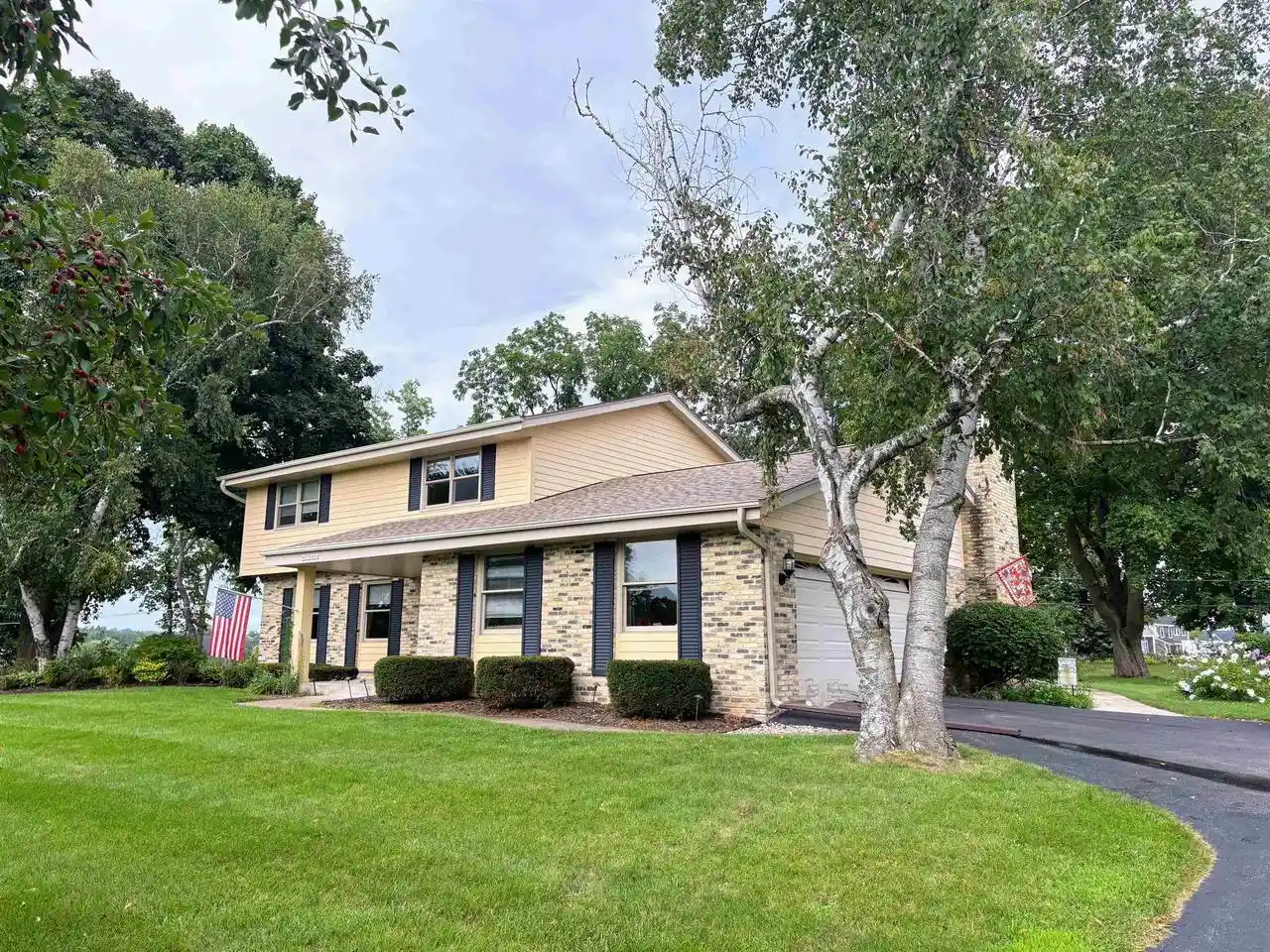1st image of W275 N4880 S Courtland Circle Circle, Pewaukee, WI 53072 | MLS# 2030932