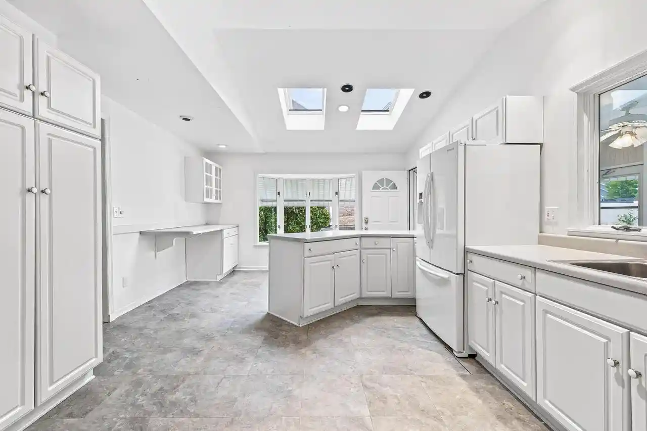 Photo 4 of Single family home for sale at 1221 W Main Street Street, Lake Geneva, WI 53147 | MLS# 1977021 | Listing updated on 2026-09-06