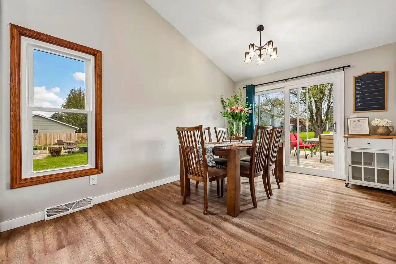 5th image of W163N10528 Ridgeview Lane Lane, Germantown, WI 53022 | MLS# 1977018