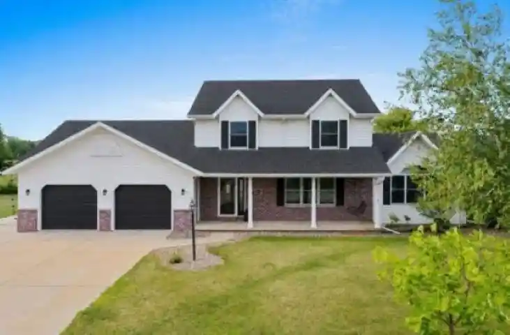 Photo 1 of Single family home for sale at 2820 Blue Spruce Dr Dr, Green Bay, WI 54311 | MLS# 50331306 | Listing updated on 2026-09-13