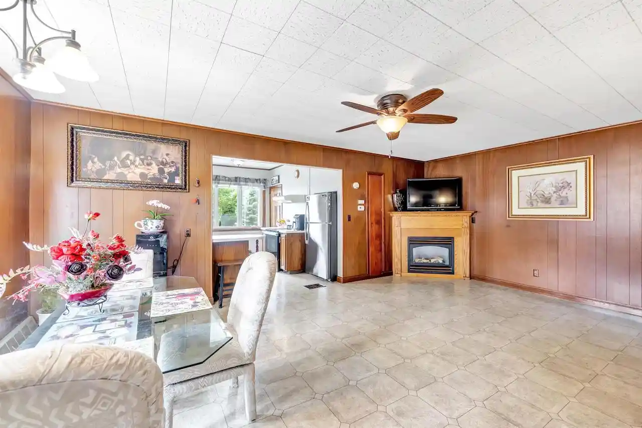 2nd image of 405 Superior Avenue Avenue, Oconto, WI 54153 | MLS# 50331334