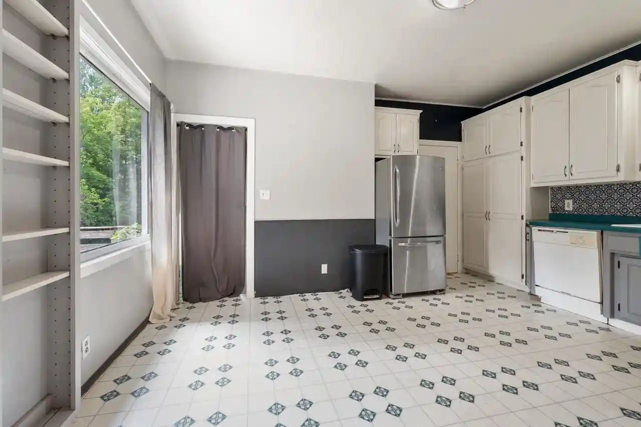 Photo 3 of Single family home for sale at 1240 S Jackson Street Street, Green Bay, WI 54301 | MLS# 50331336 | Listing updated on 2026-09-21