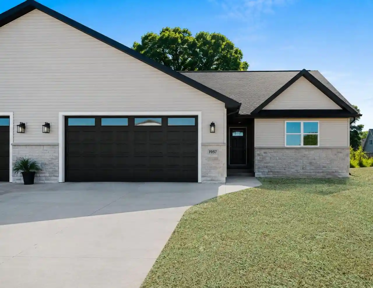 Photo 1 of Single family home for sale at 1837 London Road Road, Green Bay, WI 54311 | MLS# 50331339 | Listing updated on 2026-09-04