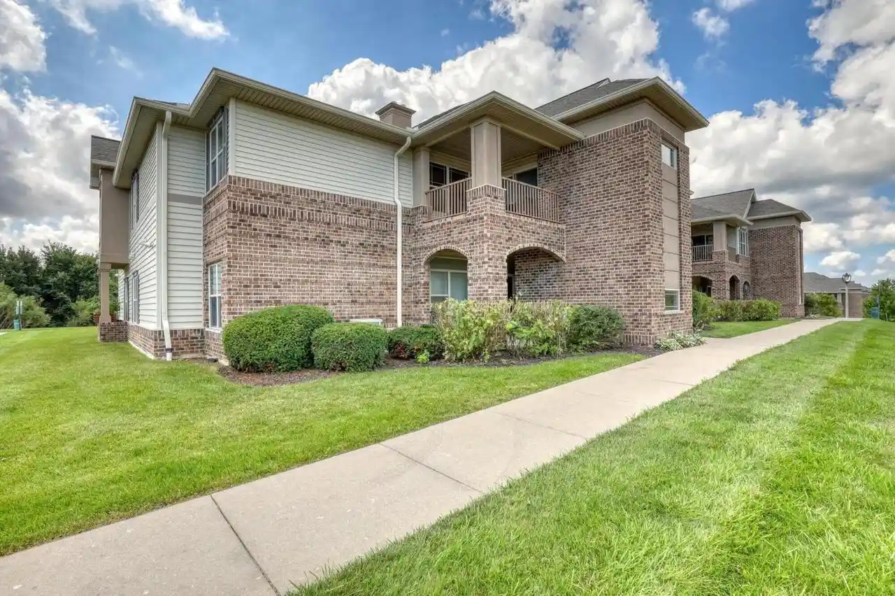 1st image of 2933 W Drexel Avenue Avenue #506, Franklin, WI 53132 | MLS# 1977040