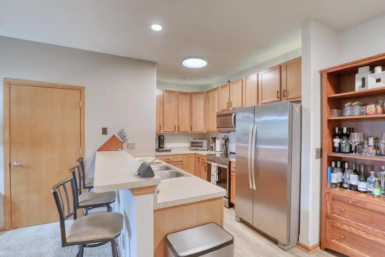 2nd image of 2933 W Drexel Avenue Avenue #506, Franklin, WI 53132 | MLS# 1977040