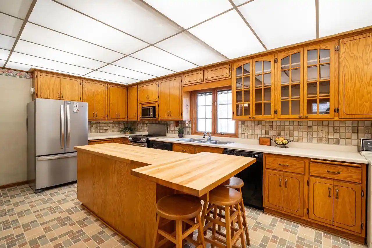 Photo 2 of Single family home for sale at 827 Oakland Avenue Avenue, Waukesha, WI 53186 | MLS# 1977039 | Listing updated on 2026-08-24