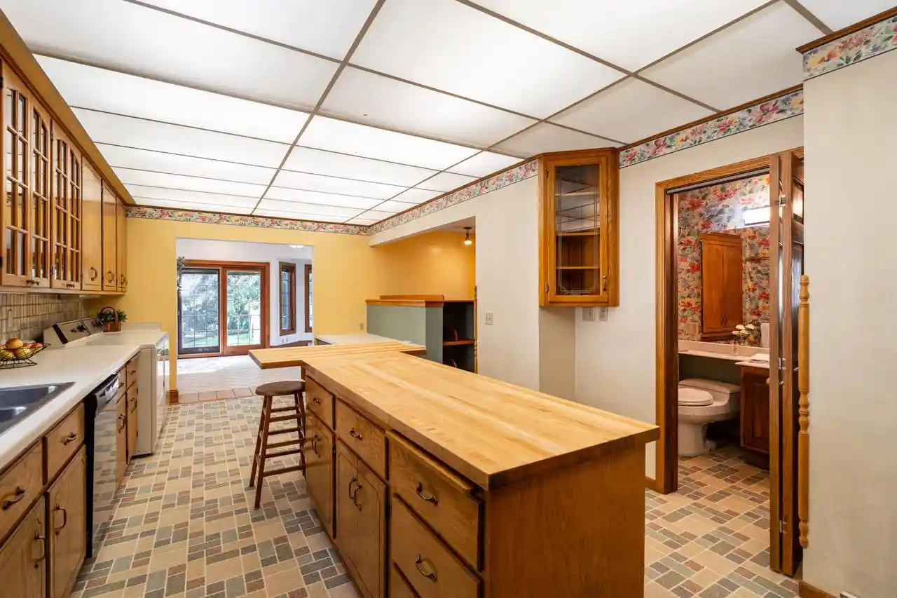 Photo 3 of Single family home for sale at 827 Oakland Avenue Avenue, Waukesha, WI 53186 | MLS# 1977039 | Listing updated on 2026-08-24
