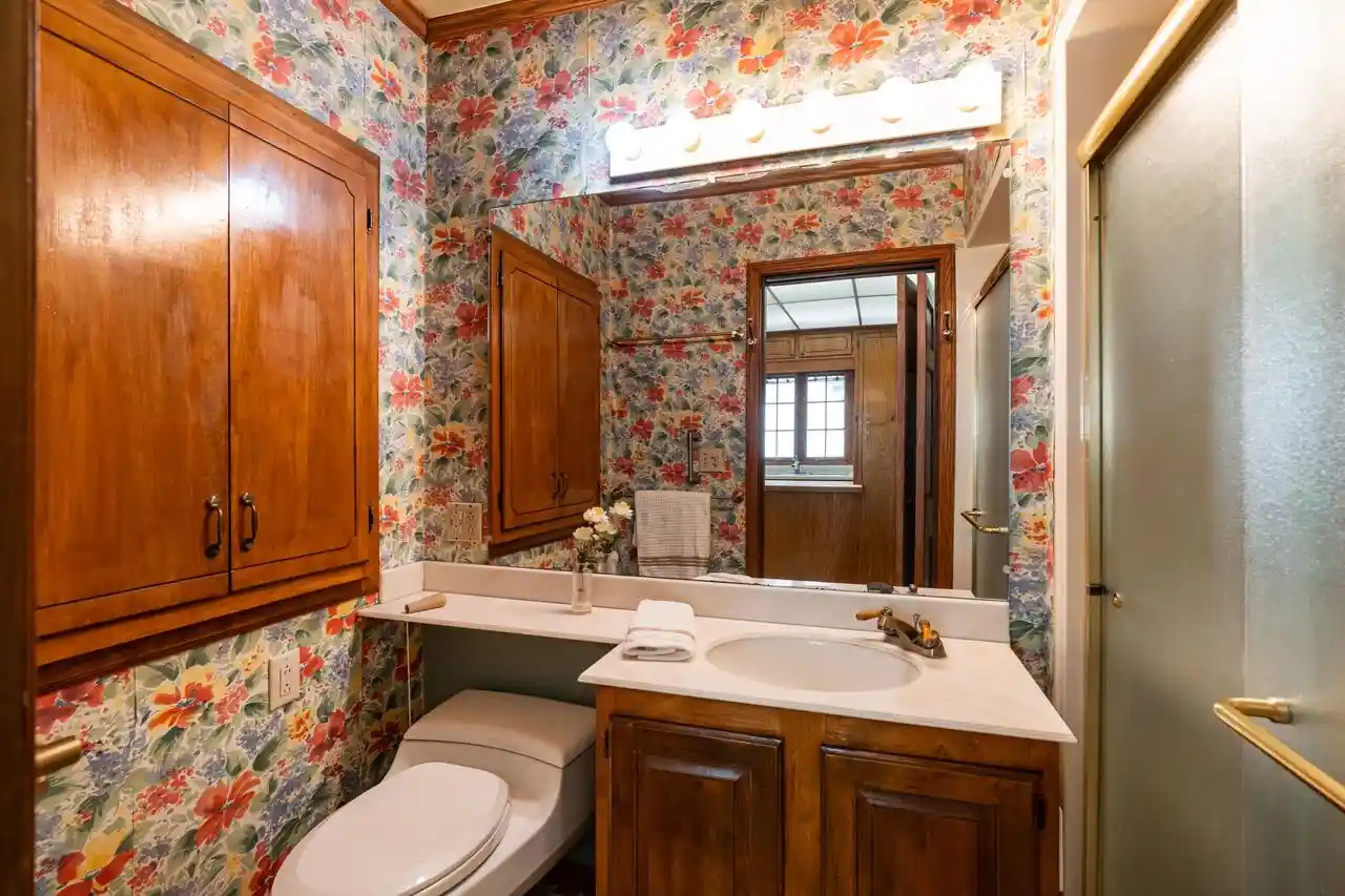 Photo 4 of Single family home for sale at 827 Oakland Avenue Avenue, Waukesha, WI 53186 | MLS# 1977039 | Listing updated on 2026-08-24