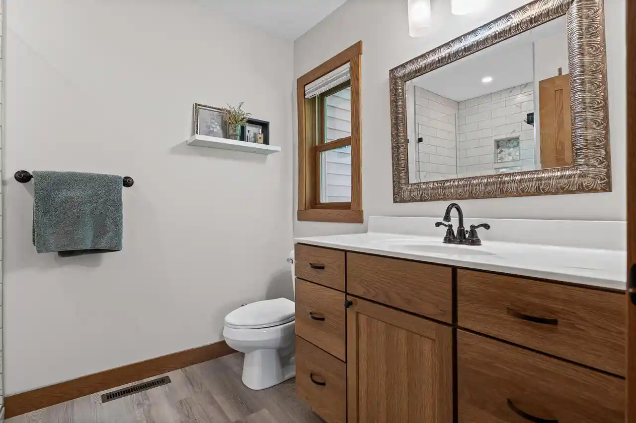 Photo 4 of Sale Pending at 929 Rolling Oaks Dr Dr, Onalaska, WI 54650 | MLS# 1977050 | Listing updated on 2026-09-10