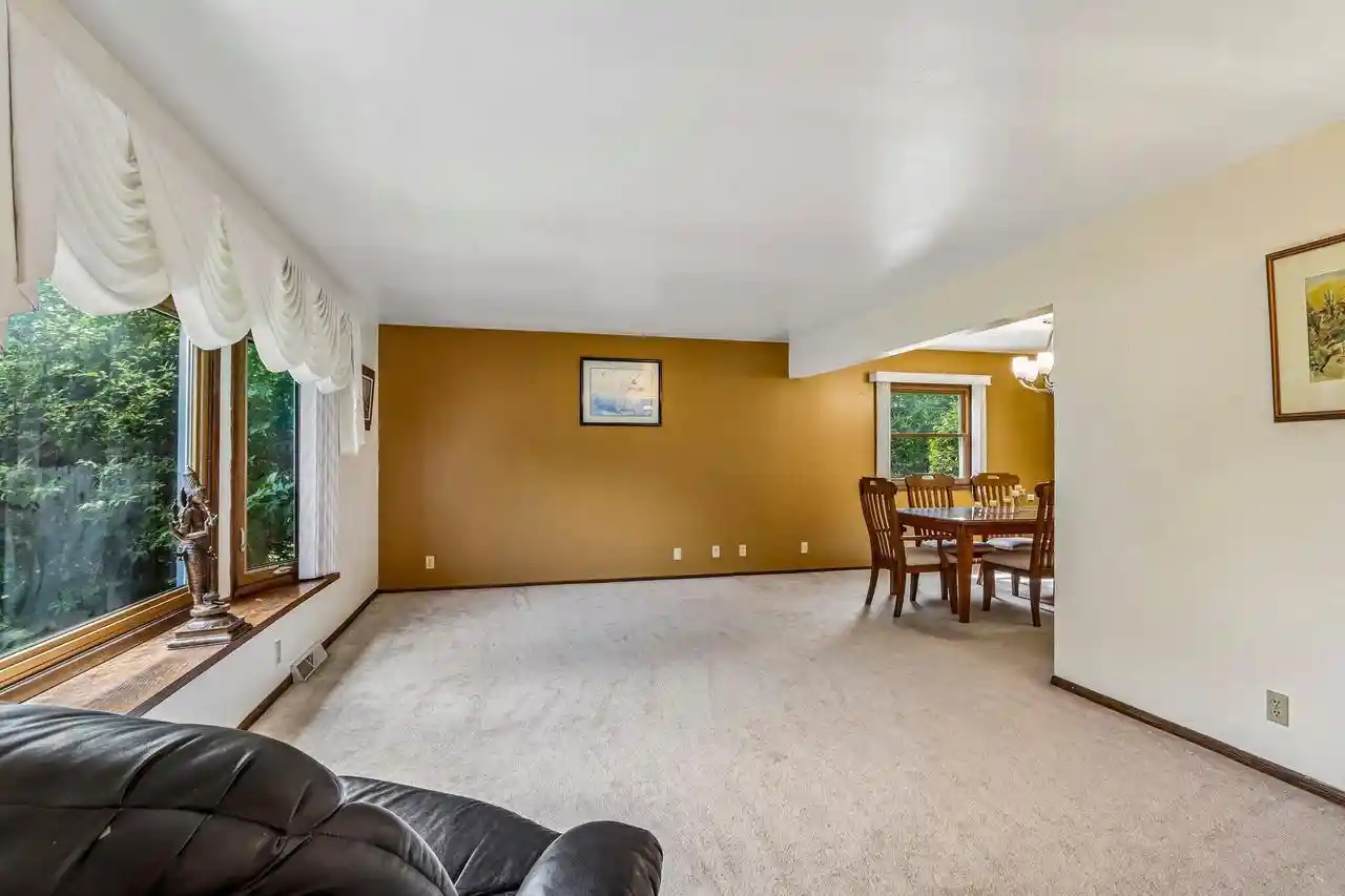 4th image of 4185 Beaufort Dr Dr, Brookfield, WI 53045 | MLS# 1977046