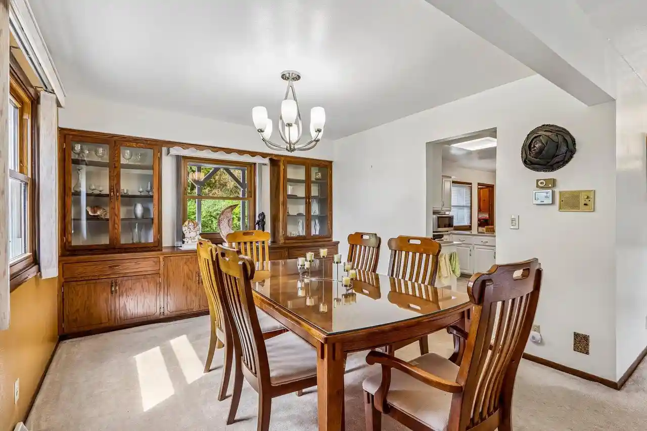 5th image of 4185 Beaufort Dr Dr, Brookfield, WI 53045 | MLS# 1977046