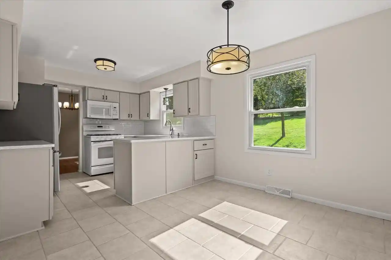 Photo 4 of Single family home for sale at W277S4070 Green Country Road Road, Waukesha, WI 53189 | MLS# 1977044 | Listing updated on 2026-08-23