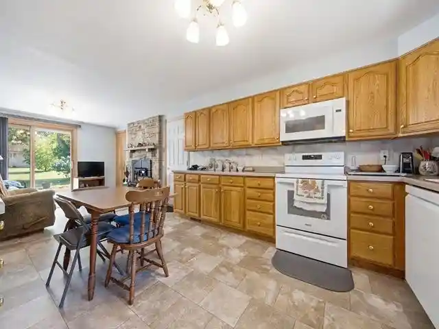41st image of 408 E Grant Street Street, Marshfield, WI 54449 | MLS# 22604071