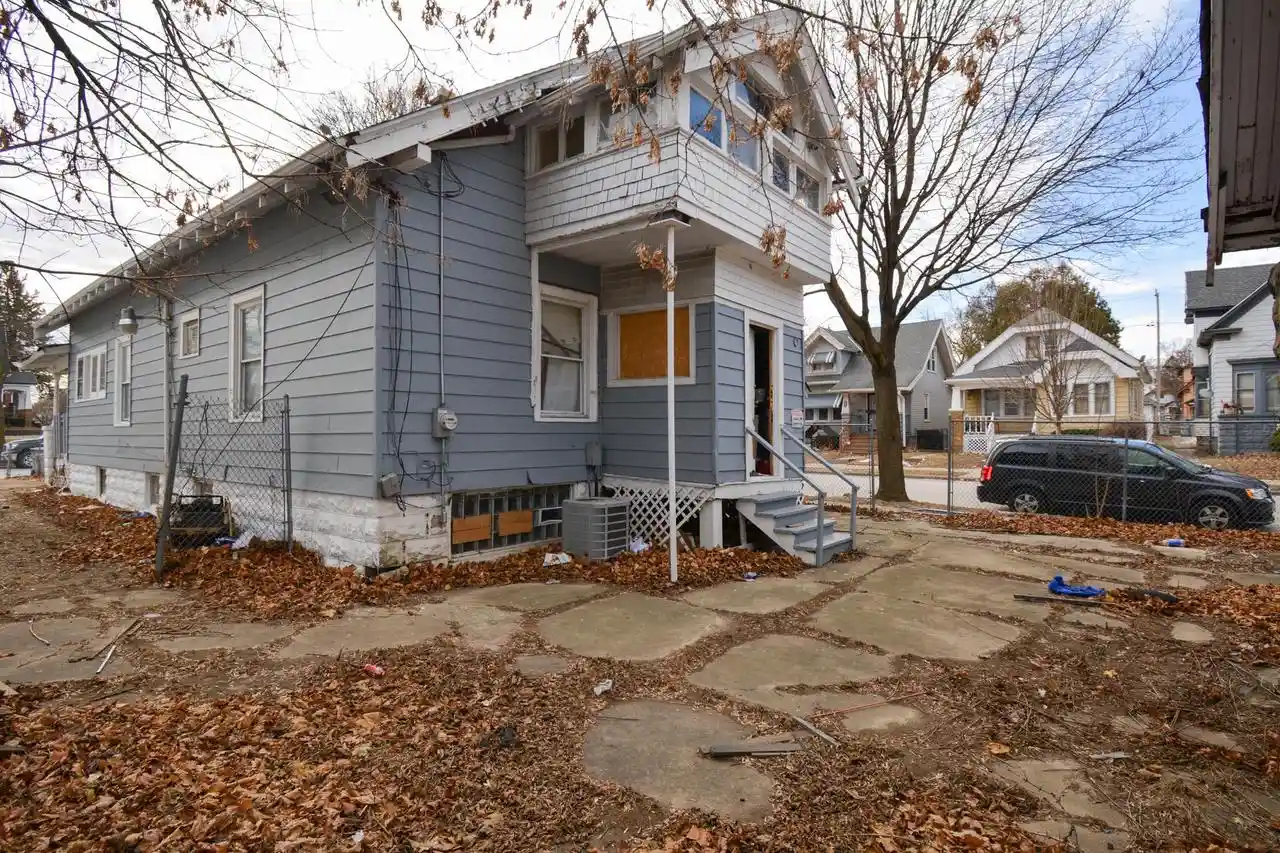 Photo 3 of Single family home for sale at 1532 W Concordia Avenue Avenue, Milwaukee, WI 53206 | MLS# 1977058 | Listing updated on 2026-09-08