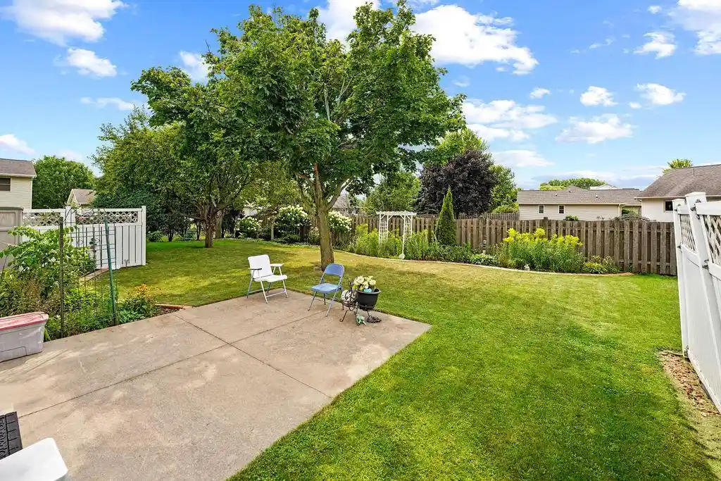 3rd image of 711 W Packer Avenue Avenue, Oshkosh, WI 54901 | MLS# 50331355