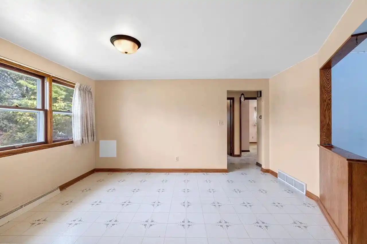 Photo 4 of Single family home for sale at 1648 View Lane Lane, Green Bay, WI 54313 | MLS# 50331365 | Listing updated on 2026-08-22