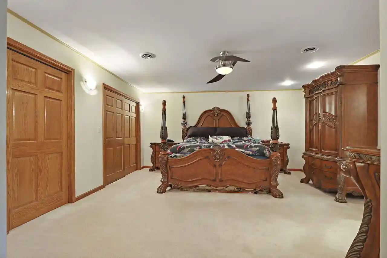 4th image of 740 S Cosgwell Dr Dr, Silver Lake, WI 53170 | MLS# 1977066