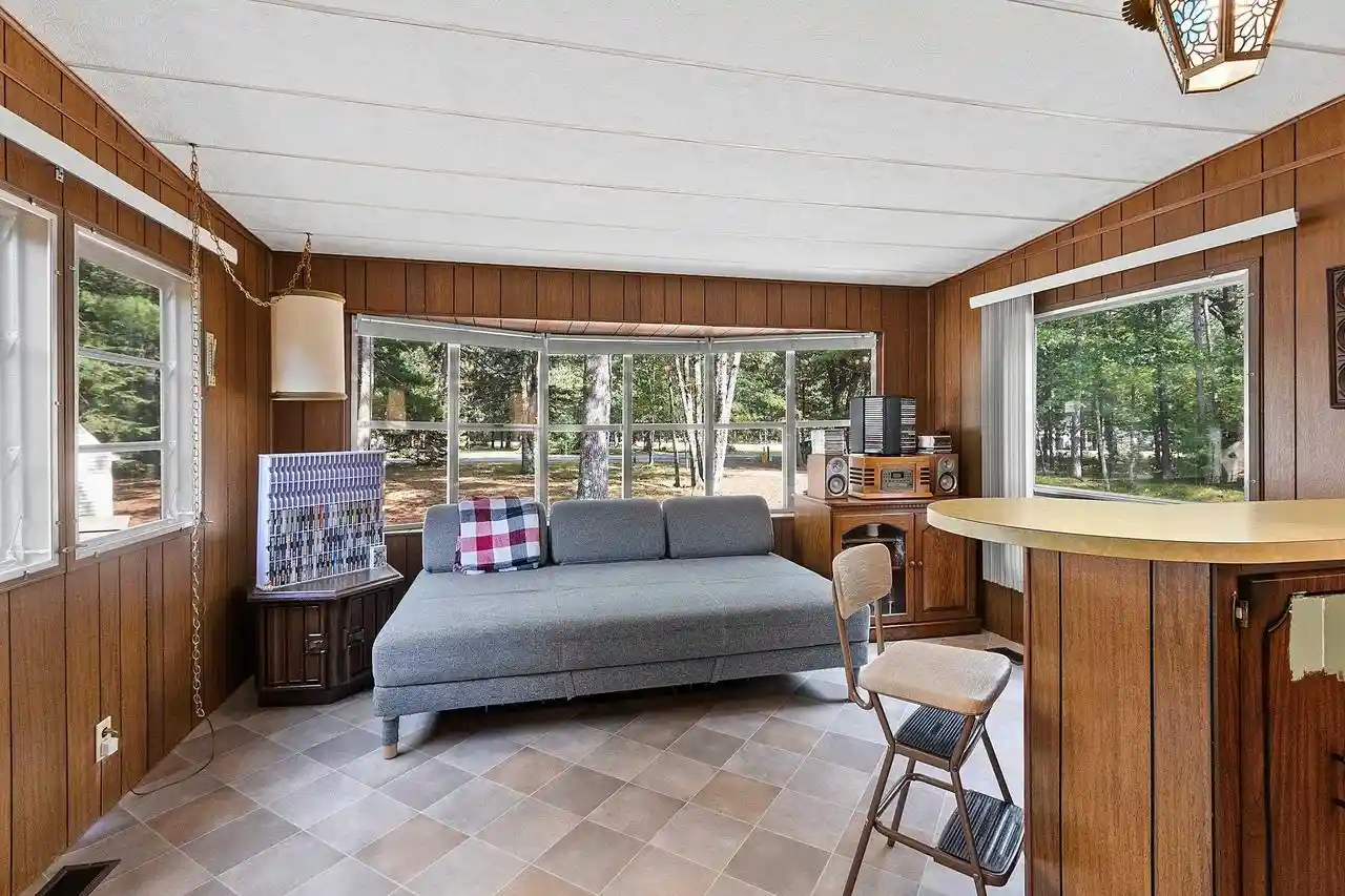 Photo 4 of Sale Pending at 15303 Grindle Oak Dr Dr, Mountain, WI 54149 | MLS# 50331366 | Listing updated on 2026-10-09