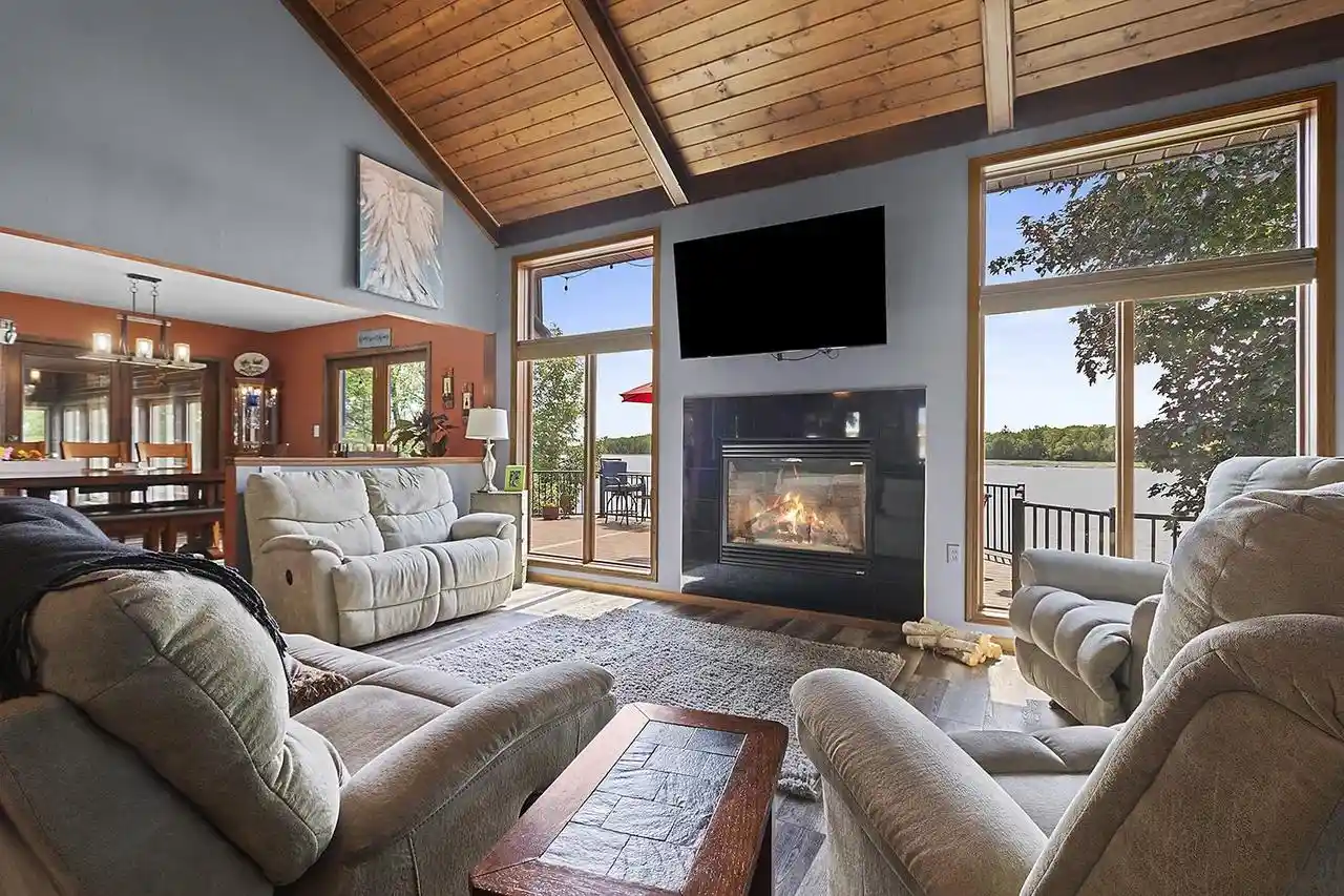 2nd image of 125 W Highland Dr Dr, Oconto Falls, WI 54154 | MLS# 50331369