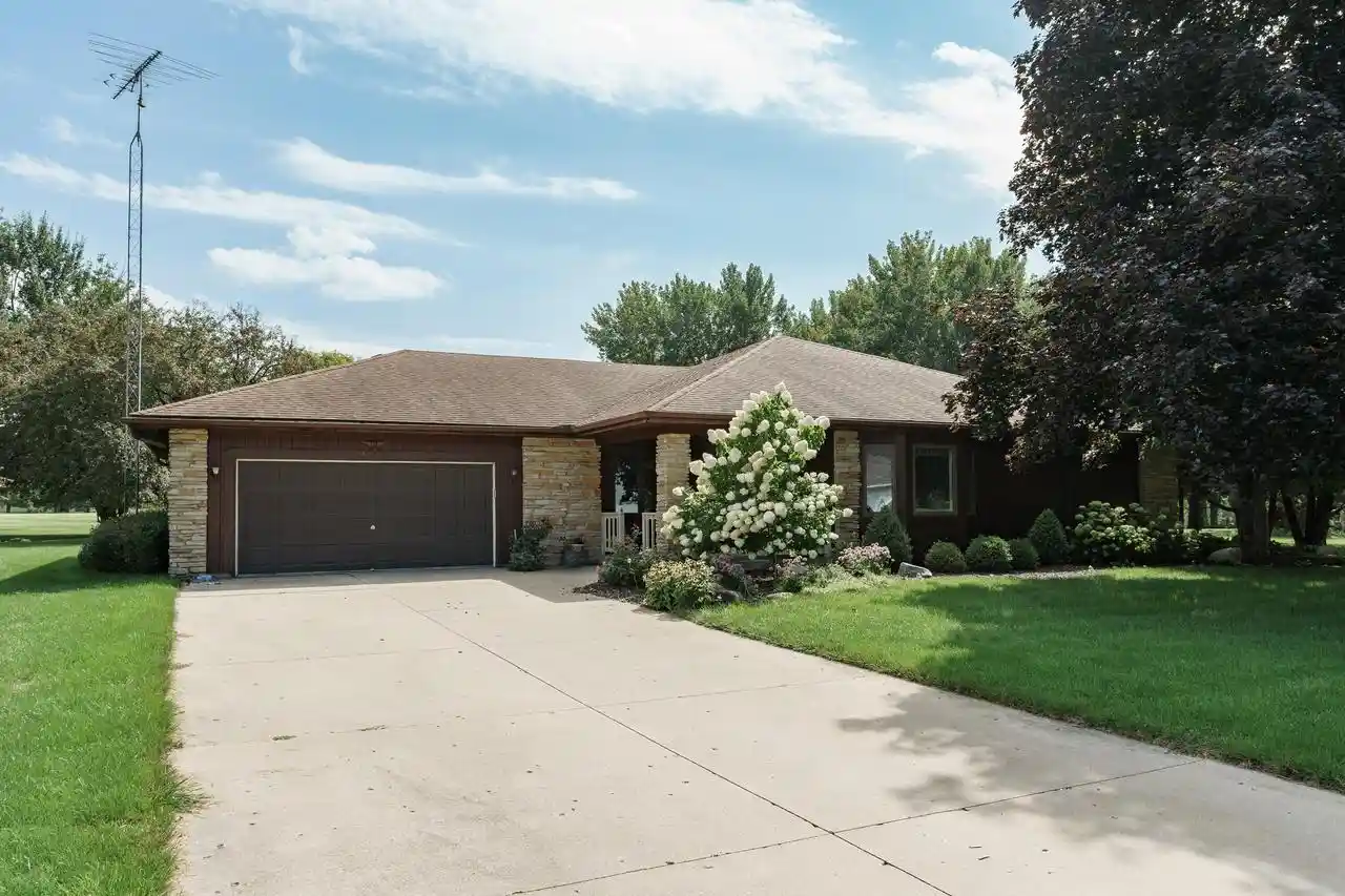 1st image of 1605 Country Club Lane Lane, Watertown, WI 53098 | MLS# 1977075
