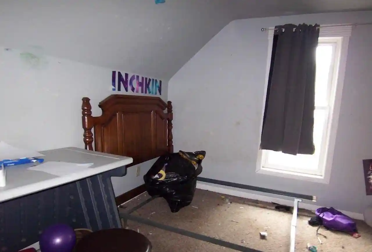 Photo 3 of Sale Pending at 1136 Garfield Avenue Avenue, Marinette, WI 54143 | MLS# 50331322 | Listing updated on 2026-09-24