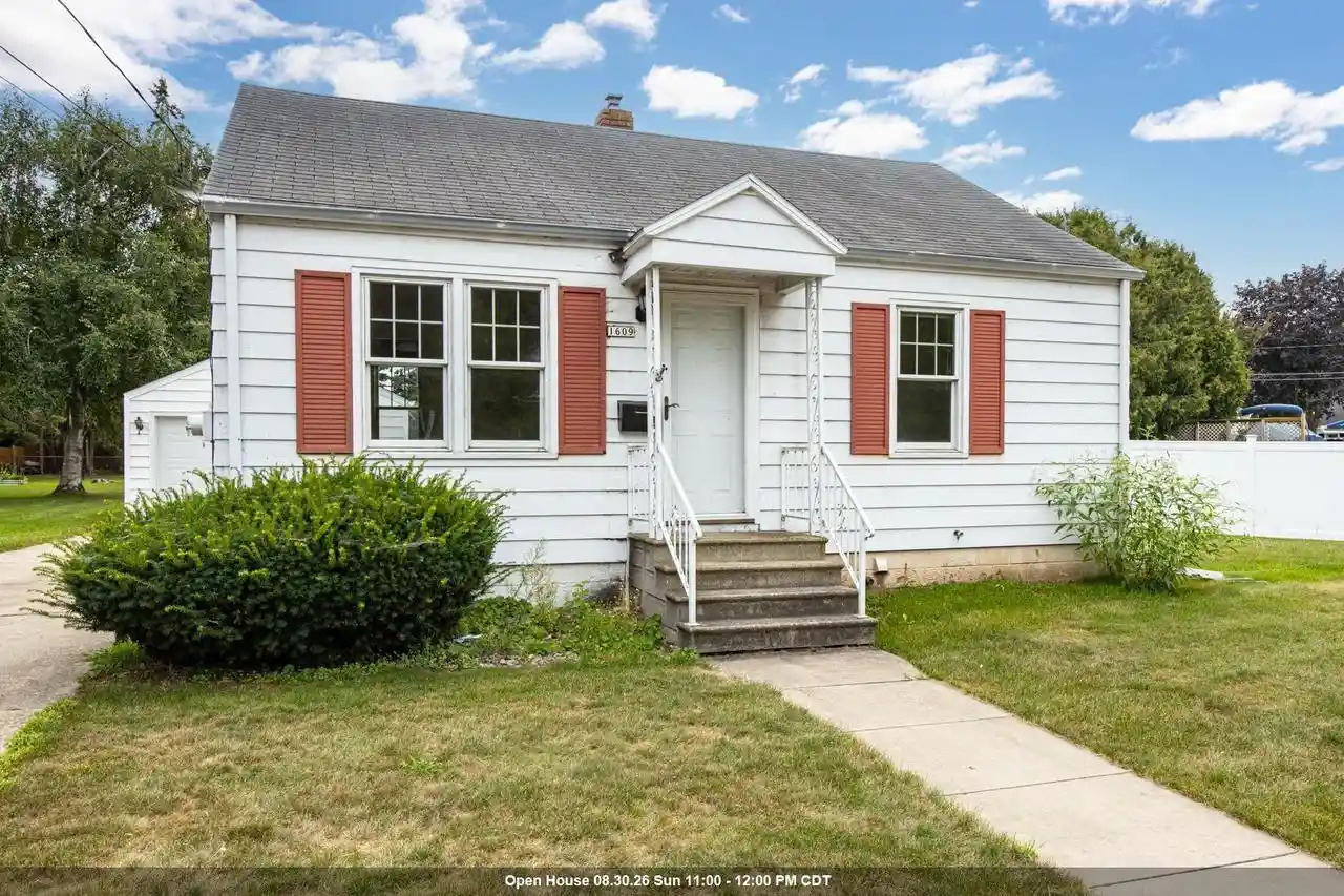 1st image of 1609 W Murdock Avenue Avenue, Oshkosh, WI 54901 | MLS# 50331363