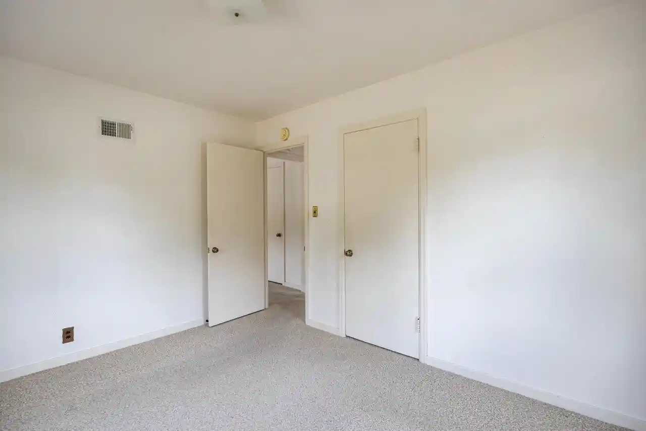 2nd image of 1609 W Murdock Avenue Avenue, Oshkosh, WI 54901 | MLS# 50331363