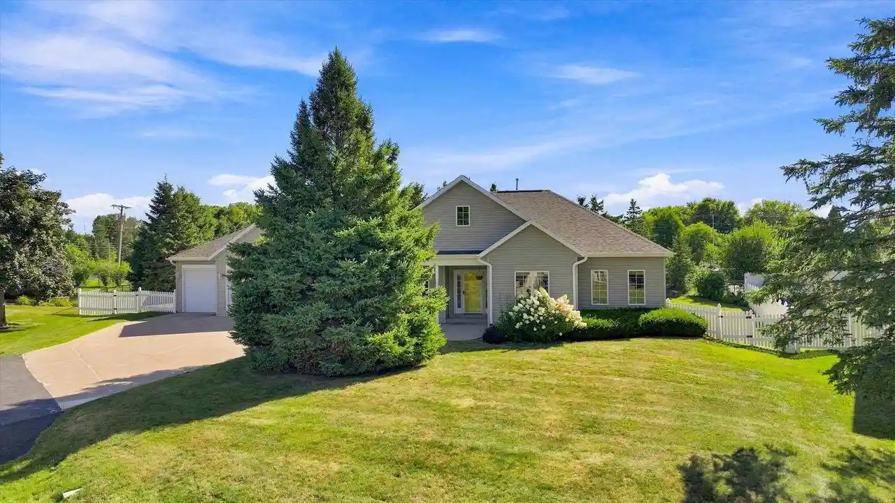 1st image of 1109 S Locust Avenue Avenue, Marshfield, WI 54449 | MLS# 22604077