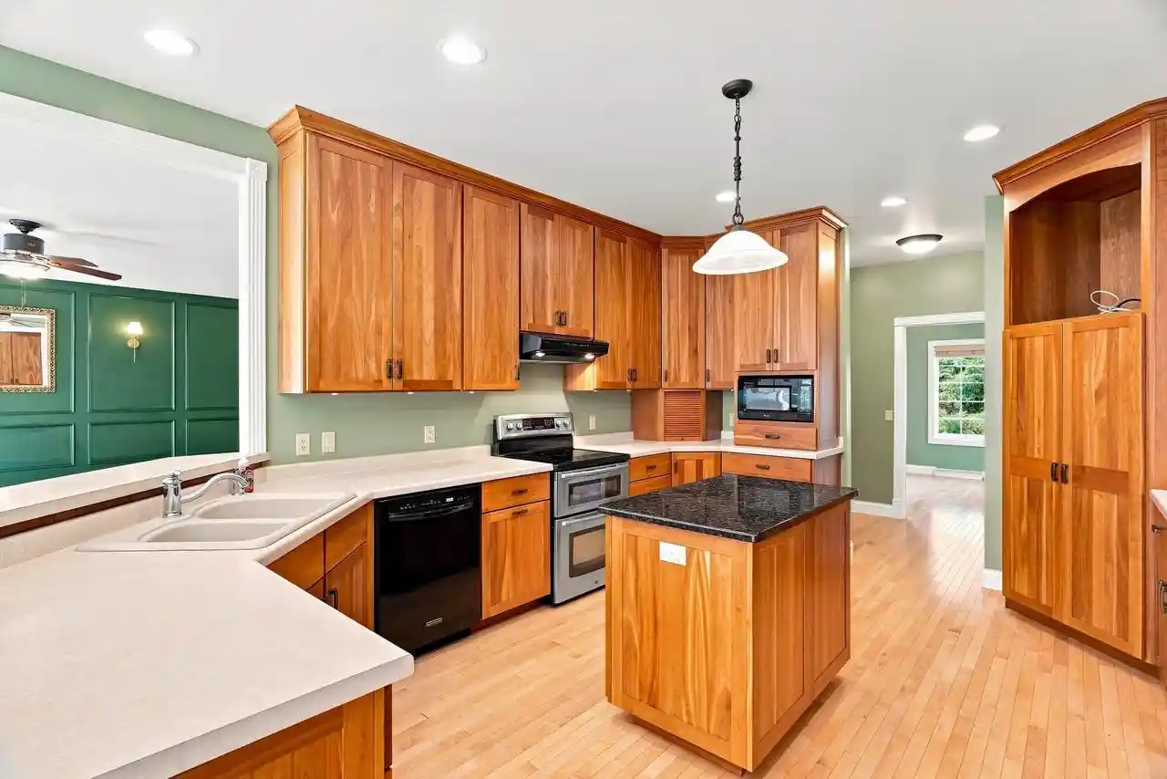 5th image of 1109 S Locust Avenue Avenue, Marshfield, WI 54449 | MLS# 22604077