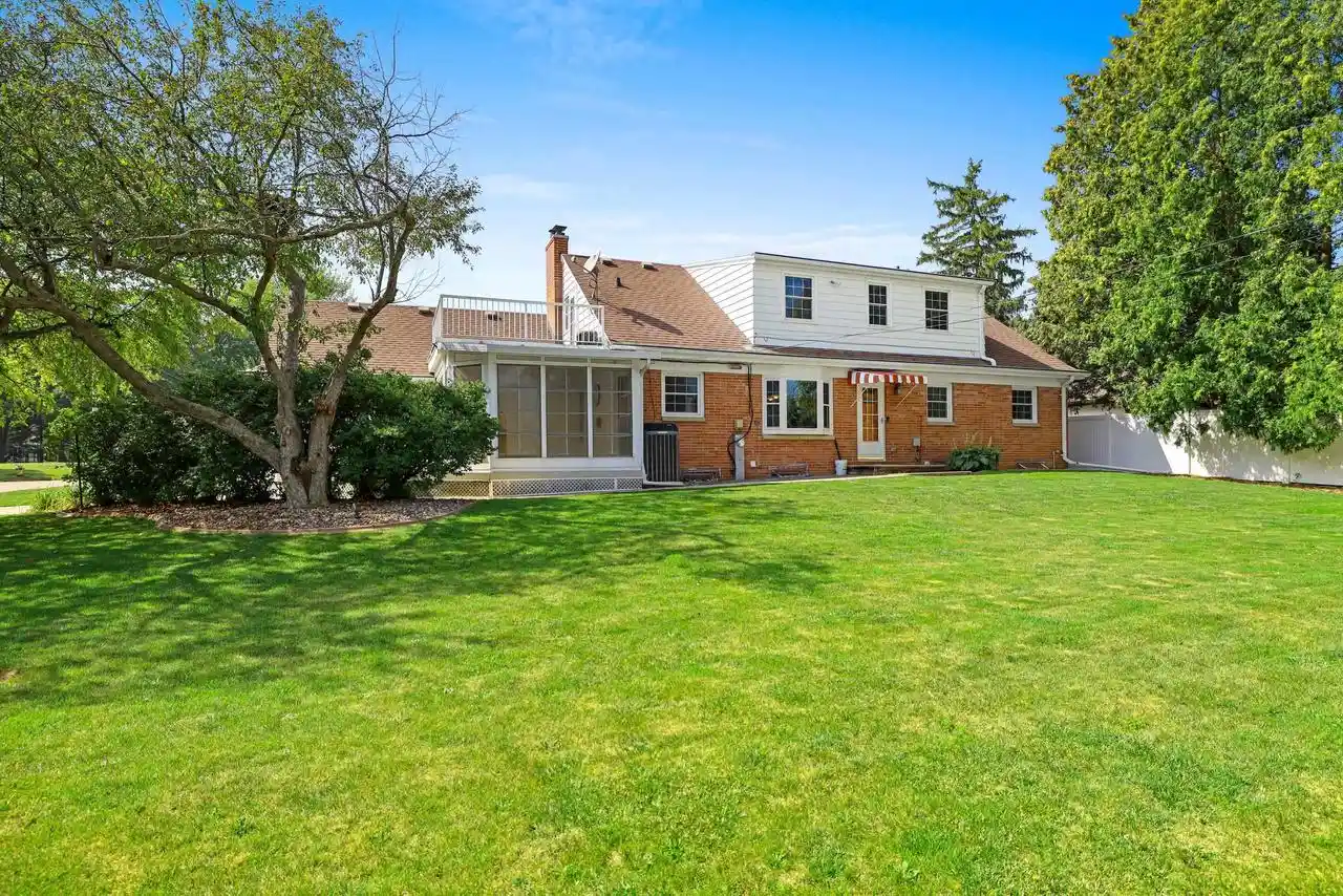 Photo 2 of Single family home for sale at 1153 Highview Lane Lane, Green Bay, WI 54304 | MLS# 50331342 | Listing updated on 2026-09-09