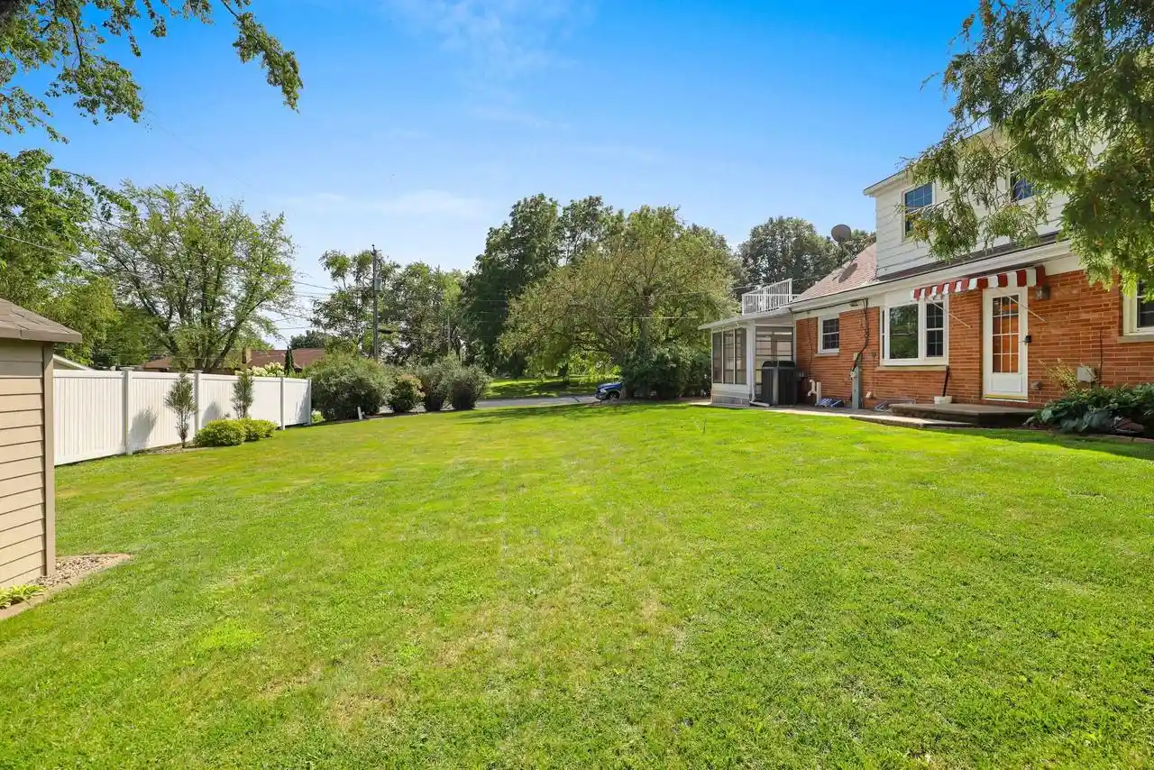 Photo 4 of Single family home for sale at 1153 Highview Lane Lane, Green Bay, WI 54304 | MLS# 50331342 | Listing updated on 2026-09-09
