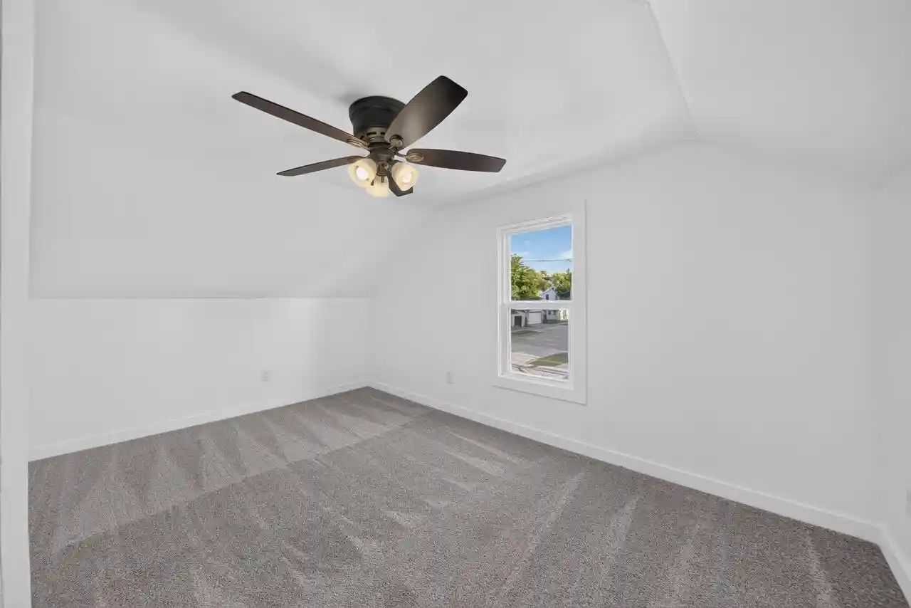 4th image of 400 W 7Th Avenue Avenue, Oshkosh, WI 54902 | MLS# 50331378