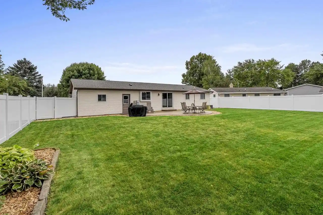 4th image of 2360 Kincaid Avenue Avenue, Oshkosh, WI 54904 | MLS# 50331376