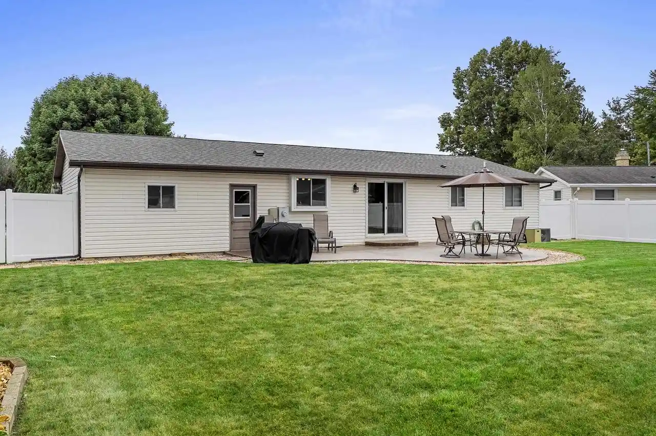 5th image of 2360 Kincaid Avenue Avenue, Oshkosh, WI 54904 | MLS# 50331376