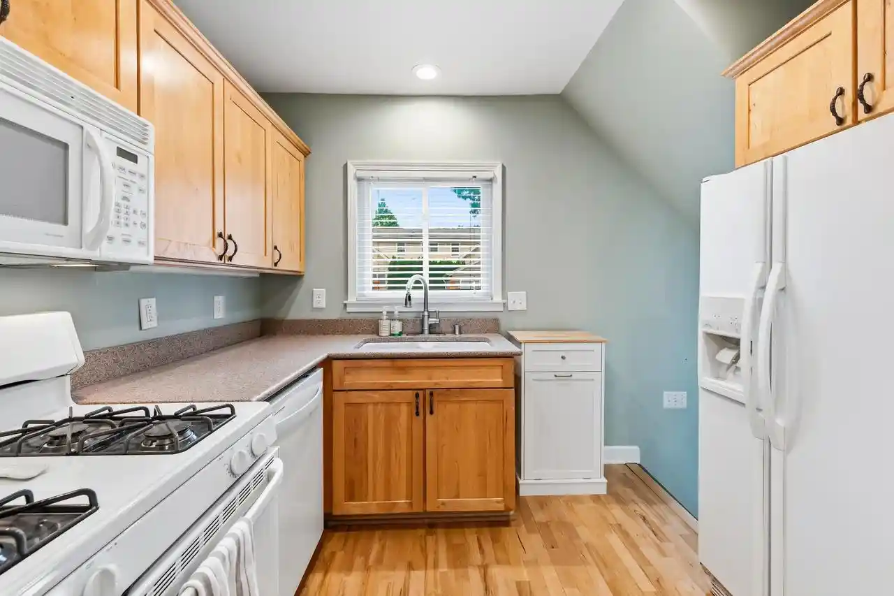 Photo 3 of Single family home for sale at 808 E Lake Forest Ave, Milwaukee, WI 53217 | MLS# 1977080 | Listing updated on 2026-09-17