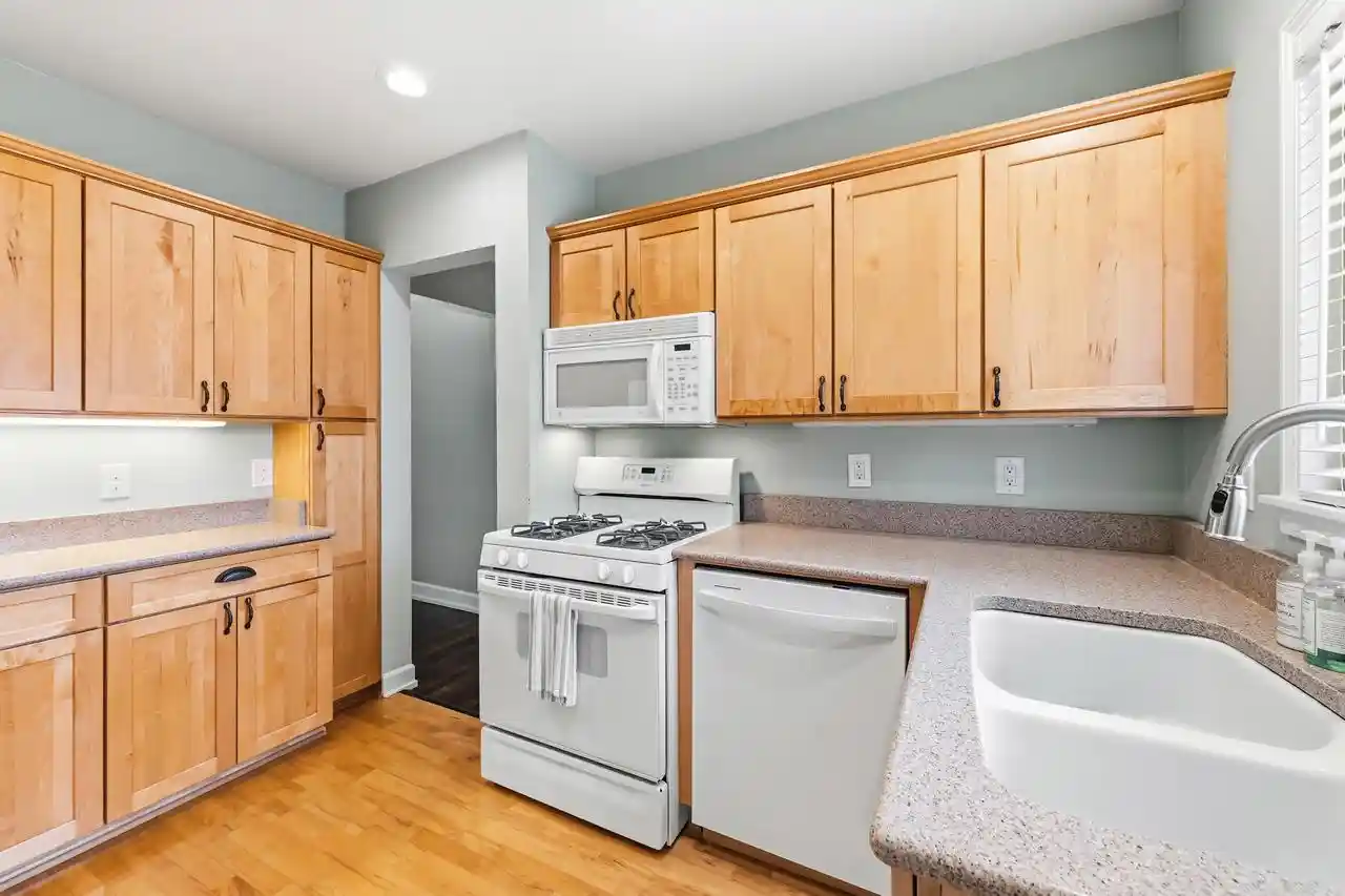 Photo 4 of Single family home for sale at 808 E Lake Forest Ave, Milwaukee, WI 53217 | MLS# 1977080 | Listing updated on 2026-09-17