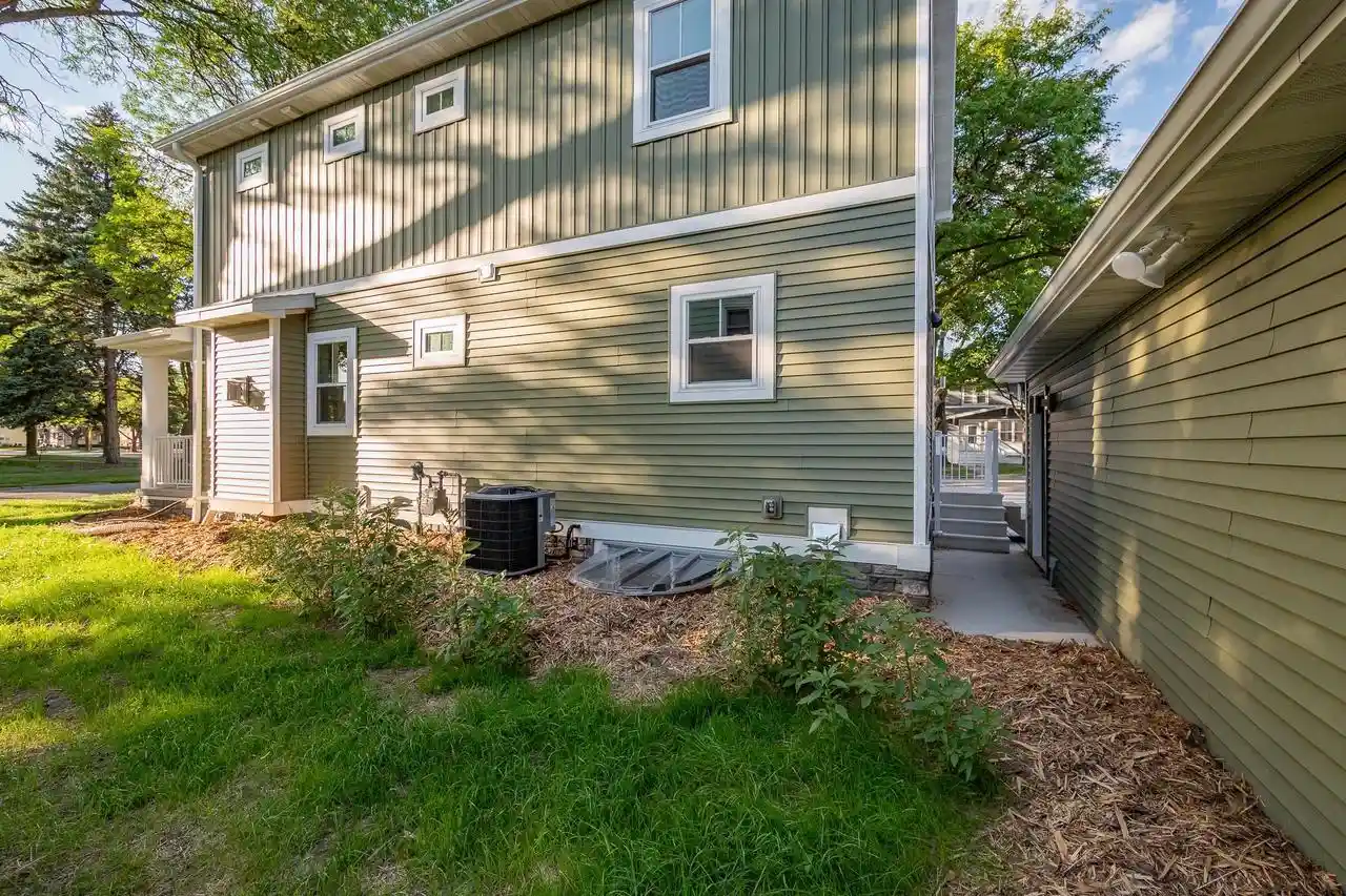 Photo 3 of Single family home for sale at 158 N Maple Avenue Avenue, Green Bay, WI 54303 | MLS# 50331385 | Listing updated on 2026-09-13
