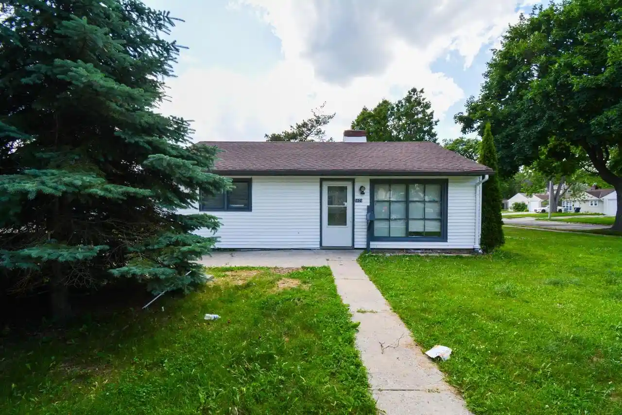 Photo 3 of Single family home for sale at 5625 N 57Th Street Street, Milwaukee, WI 53218 | MLS# 1977106 | Listing updated on 2026-09-25