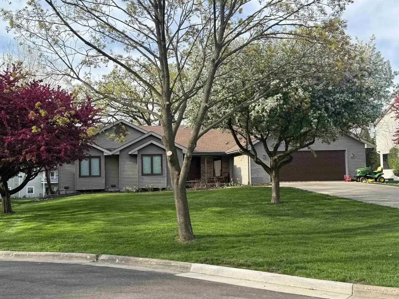 Photo 3 of Single family home for sale at 308 Fox Circle Circle, Cottage Grove, WI 53527 | MLS# 2030959 | Listing updated on 2026-08-26