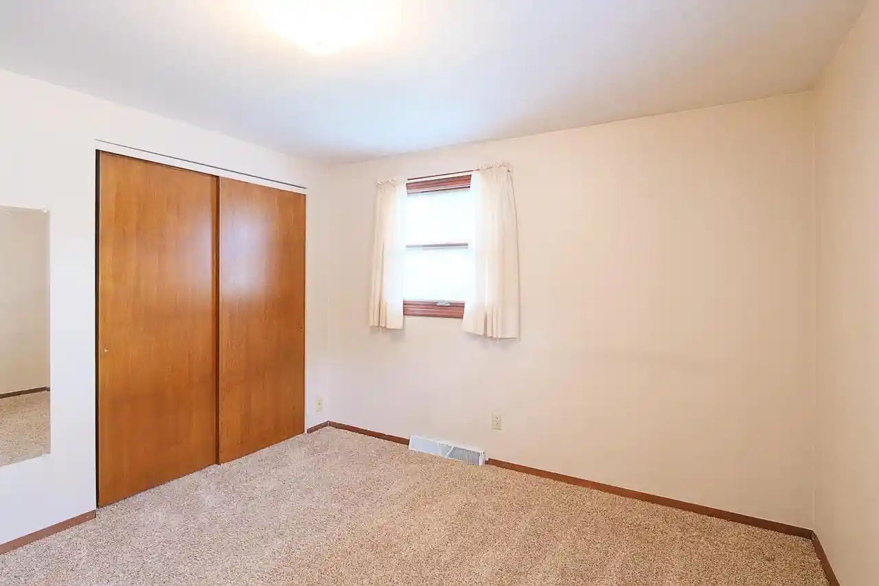 Photo 3 of Single family home for sale at 825 Stony Brook Lane Lane, Green Bay, WI 54304 | MLS# 50331400 | Listing updated on 2026-08-30