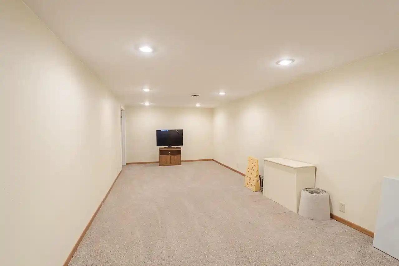Photo 4 of Single family home for sale at 825 Stony Brook Lane Lane, Green Bay, WI 54304 | MLS# 50331400 | Listing updated on 2026-08-30