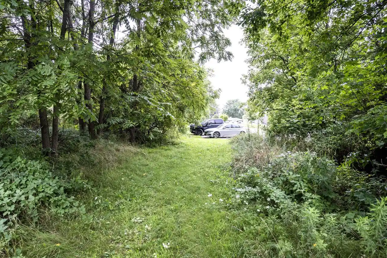 4th image of 325 Sunset Dr Dr #330, Hartford, WI 53027 | MLS# 1977114