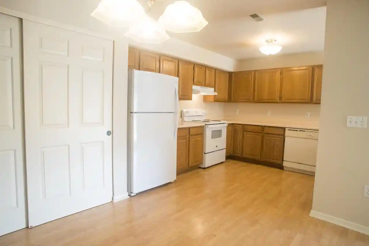 Listing Photo 4 - Condo for sale in building located at 4887 Easy St St, Hartland, WI 53029 - Unit #16