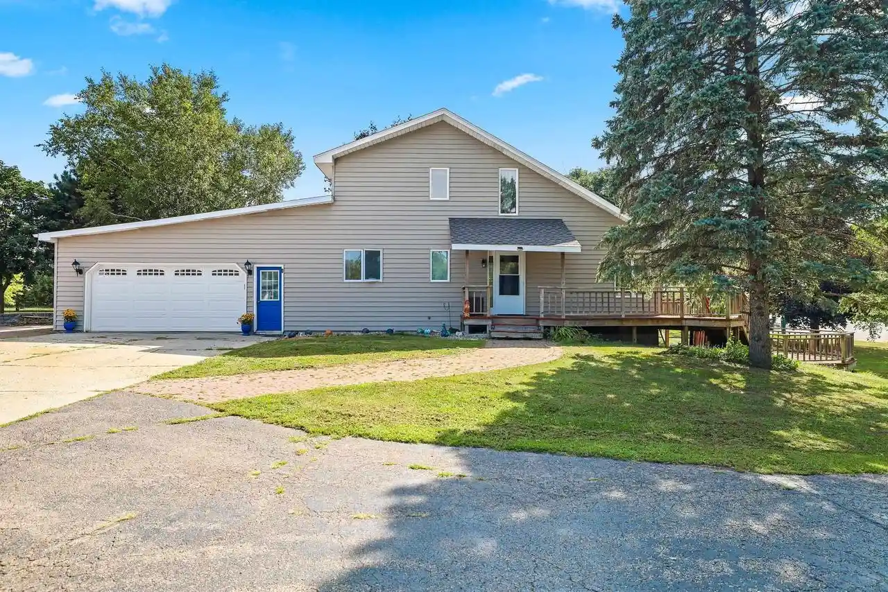 Photo 1 of Single family home for sale at N275 Gillan Court Court, Appleton, WI 54915 | MLS# 50331393 | Listing updated on 2026-09-03